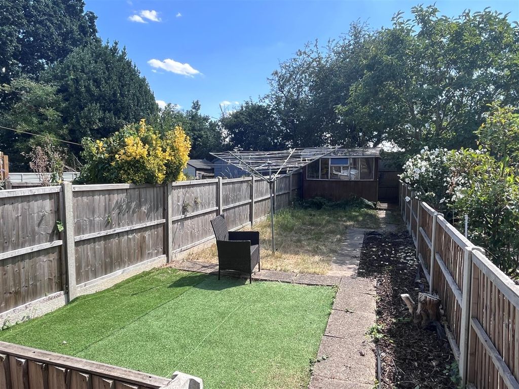Property photo 3 of 9 72 Redfern Ave Garden July.Jpg