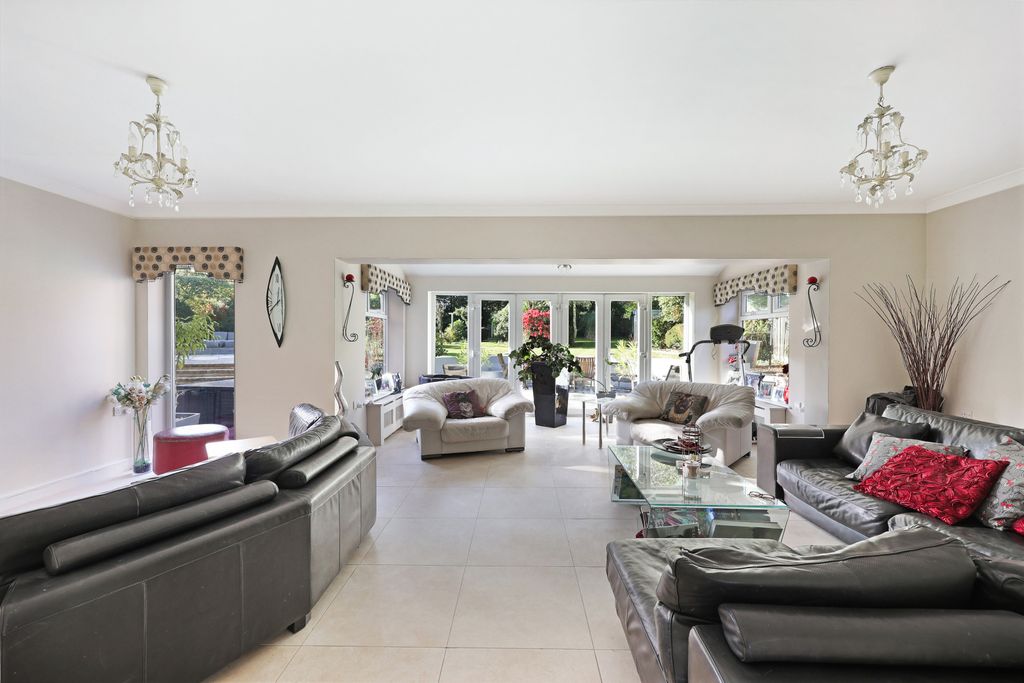 Property photo 2 of 14 Picture No. 03