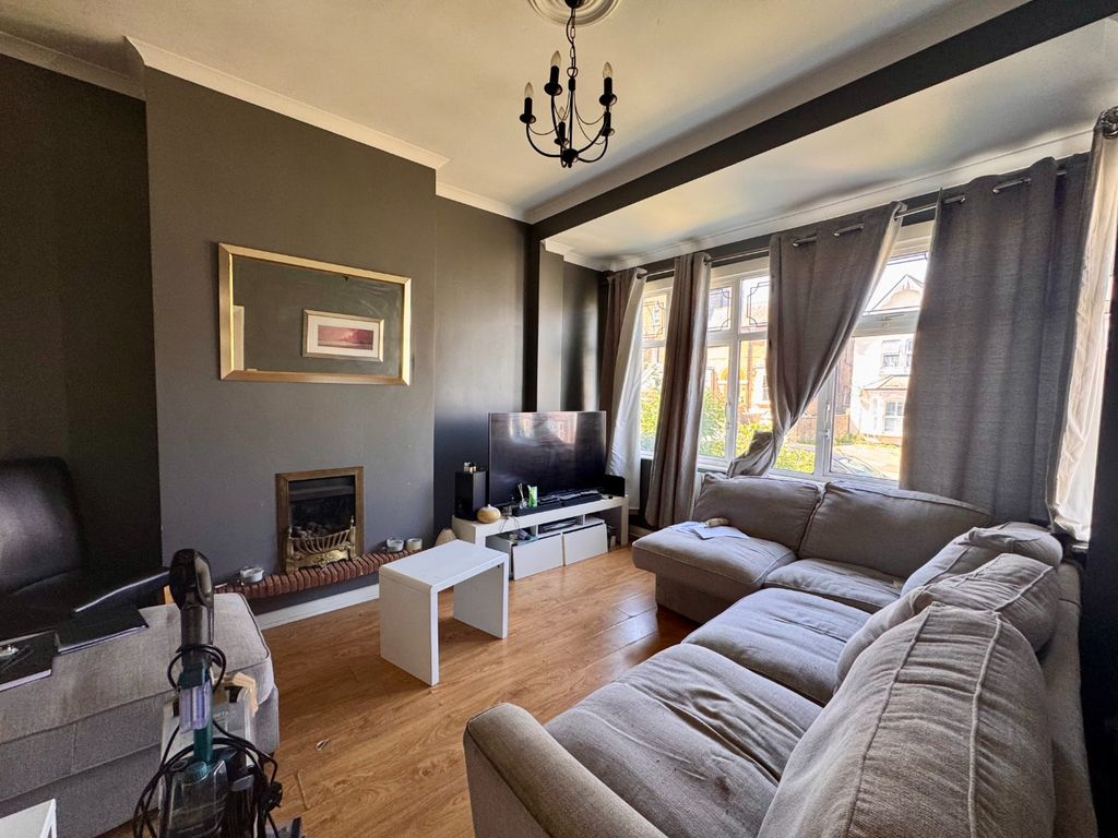 Property photo 2 of 13 5675611