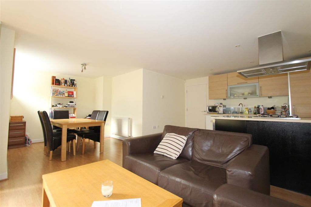 Property photo 2 of 12 Lounge Area