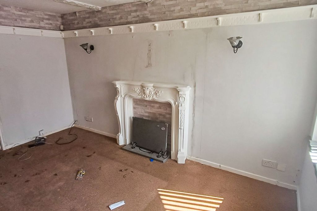 Property photo 2 of 11 17 Finchale Close, Sunderland, Sr2 8Ar
