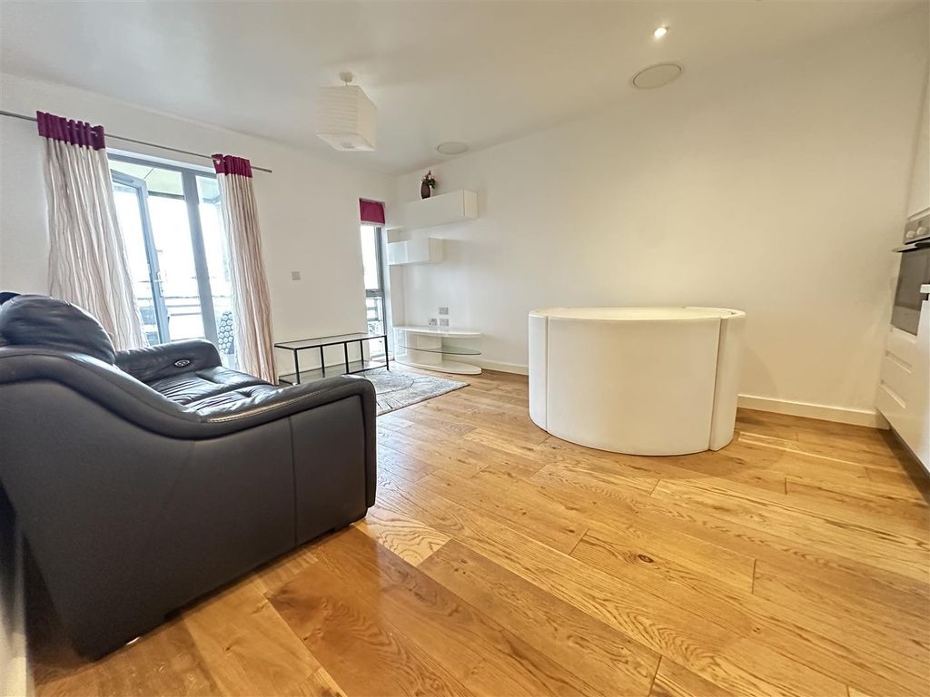 Property photo 2 of 9 Photo 2025-12-12 14.47.24.Jpg