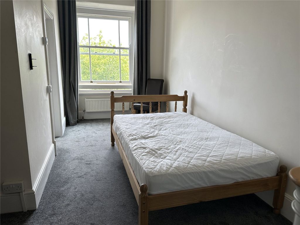 Property photo 2 of 17 Picture No. 01