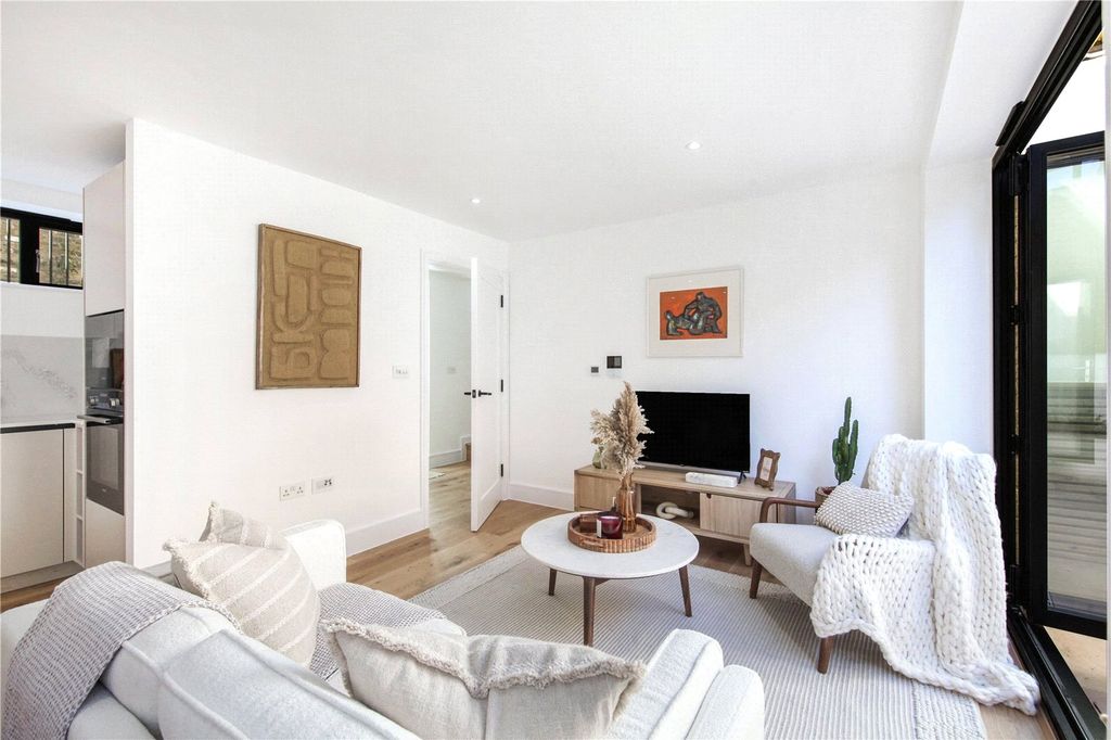 Property photo 3 of 9 Picture No. 21