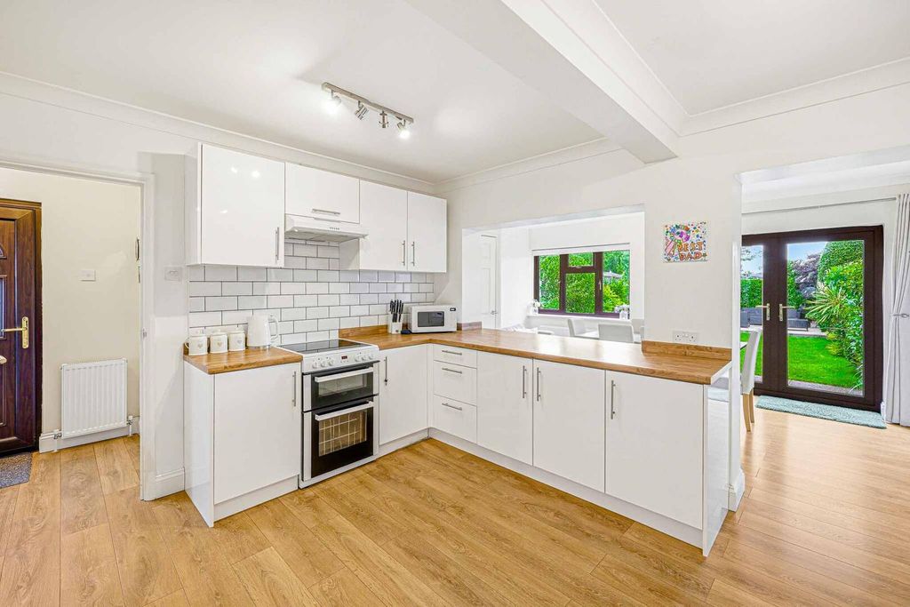Property photo 2 of 27 Kitchen
