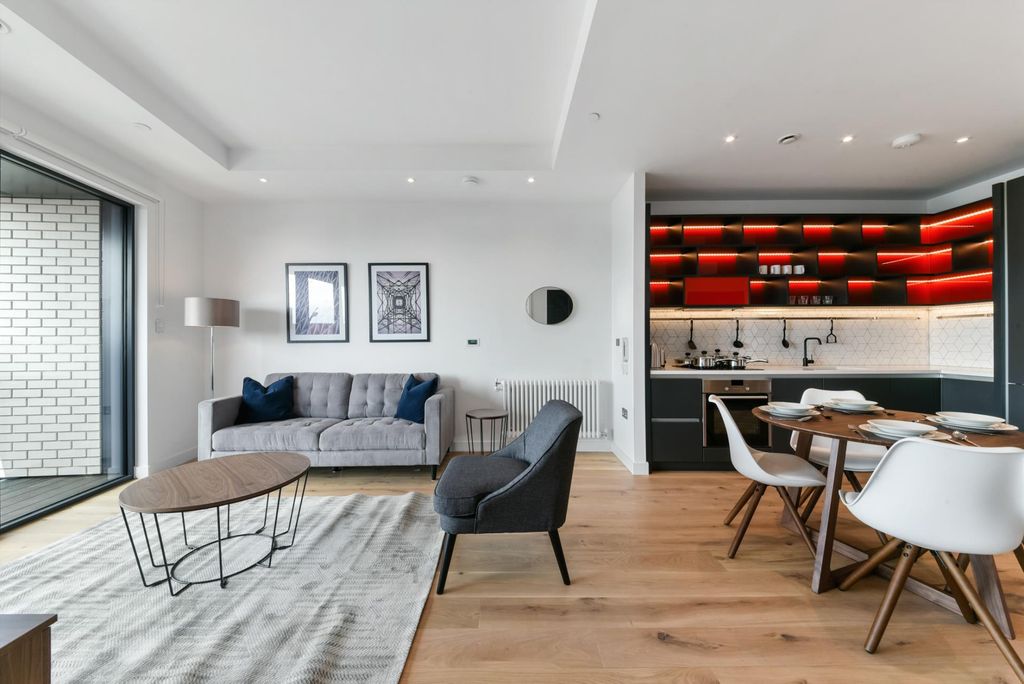 Property photo 3 of 12