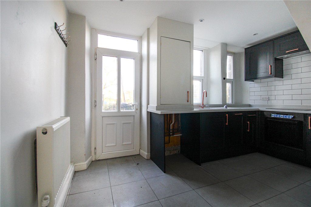 Property photo 3 of 13 Kitchen