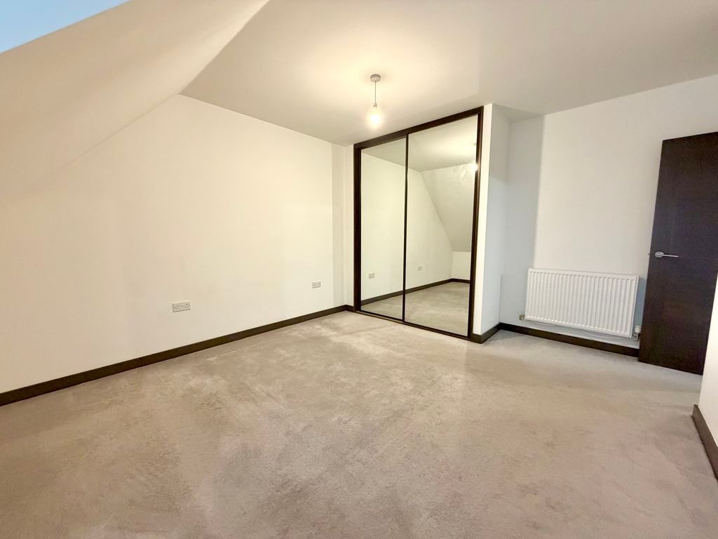 Property photo 3 of 11 Bedroom
