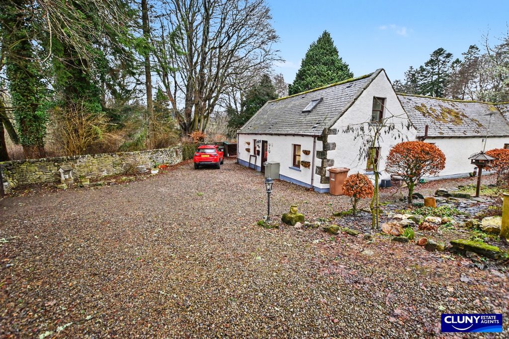 Property photo 1 of 32