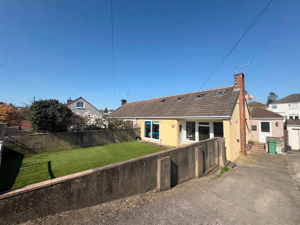 Property photo 2 of 33