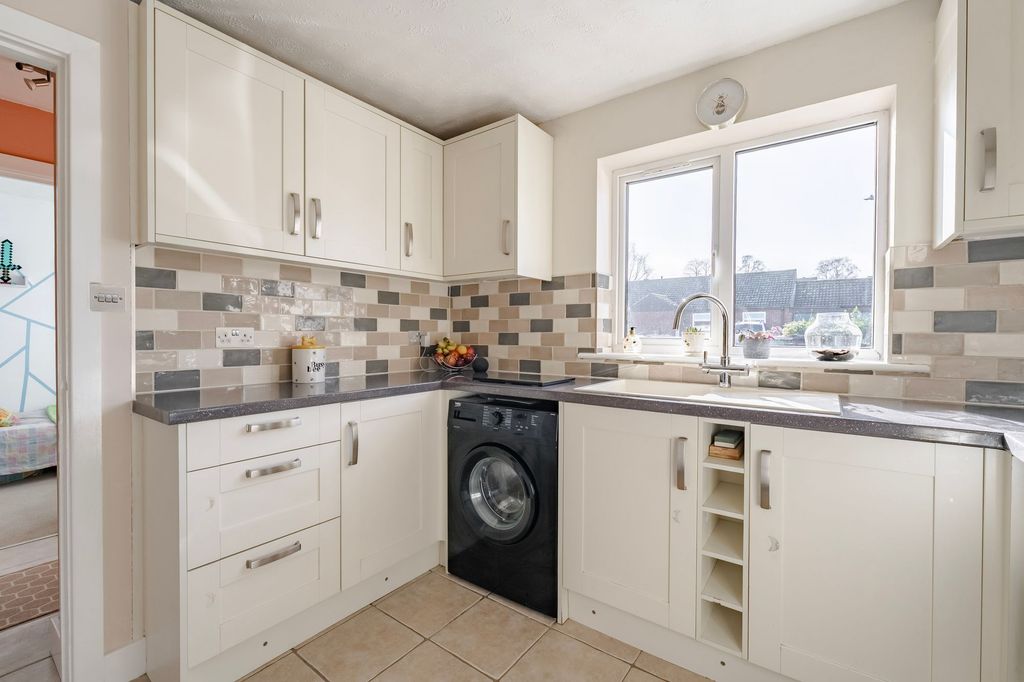 Property photo 3 of 16