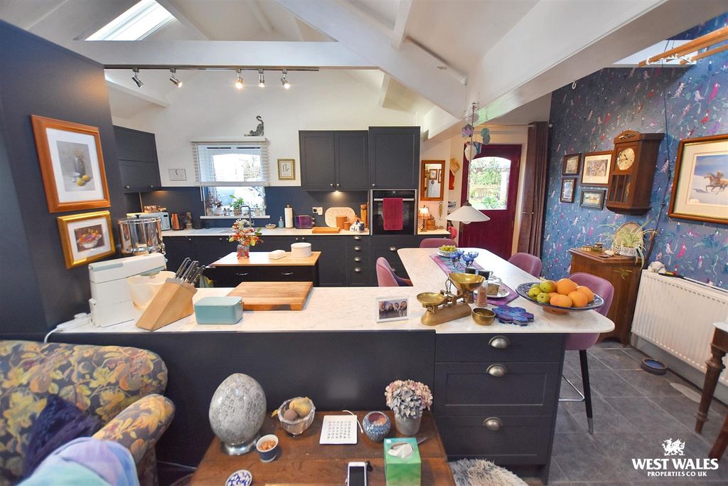 Property photo 3 of 40 23 (41).Jpg