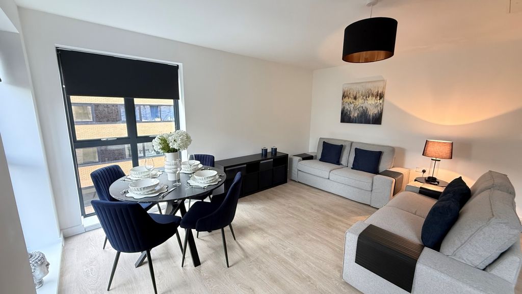 Property photo 1 of 12 23 Maythorn 5