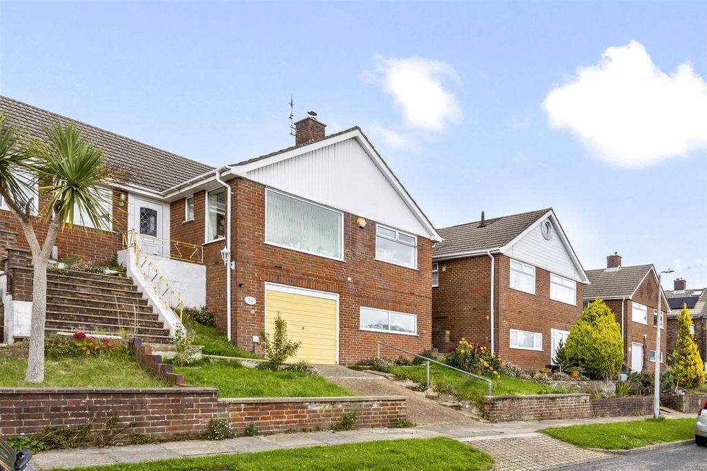 Property photo 1 of 20 Front