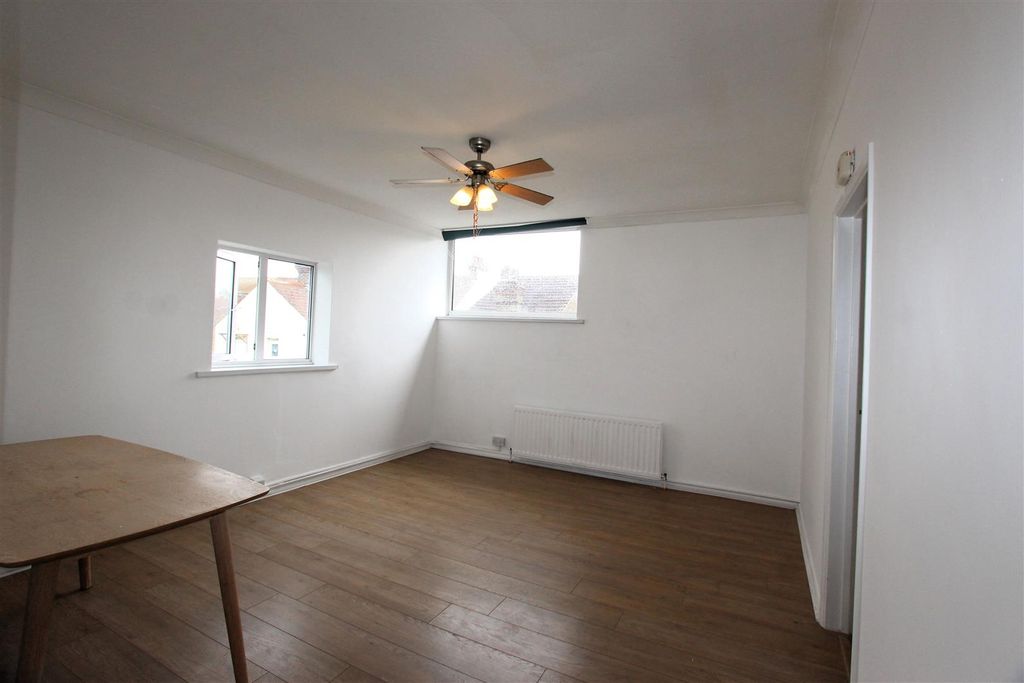 Property photo 3 of 10 4.Jpg