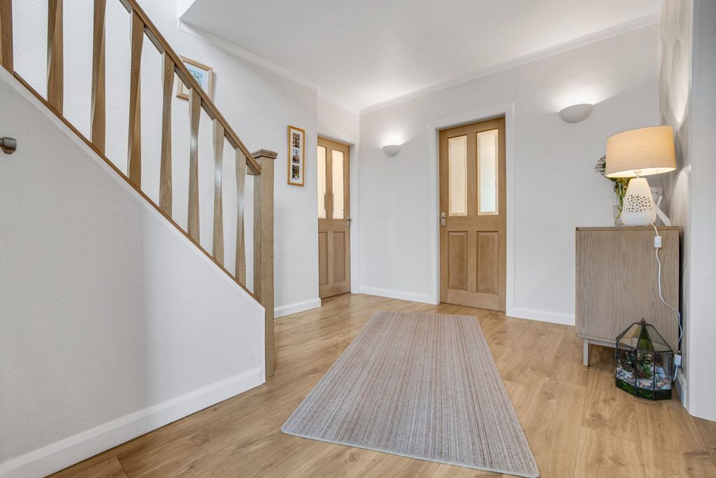 Property photo 3 of 48
