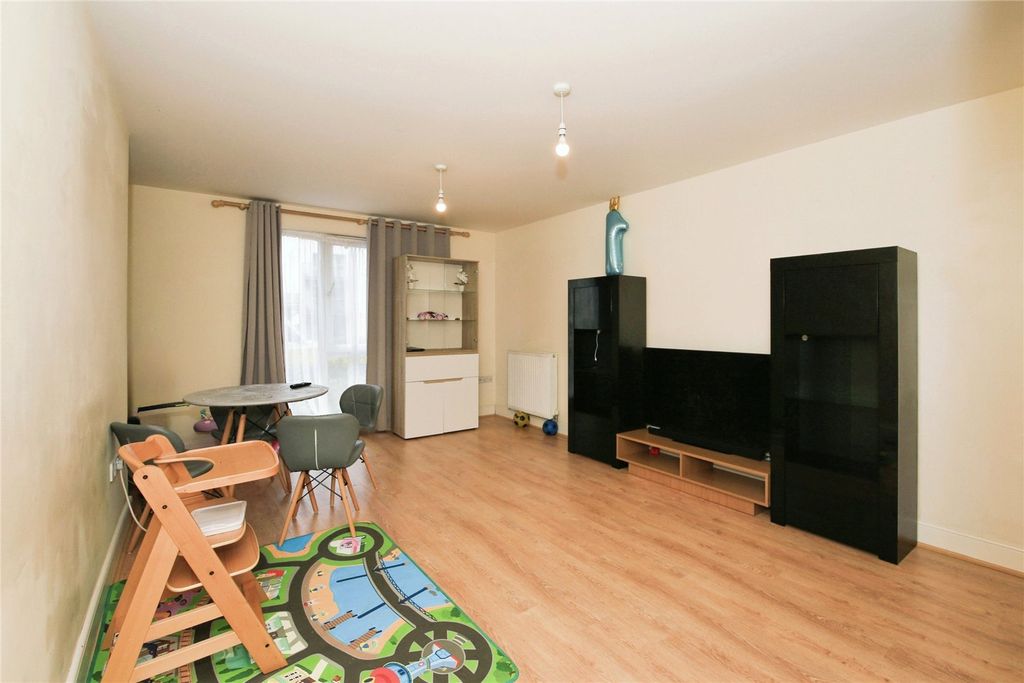 Property photo 2 of 11 Picture No. 02