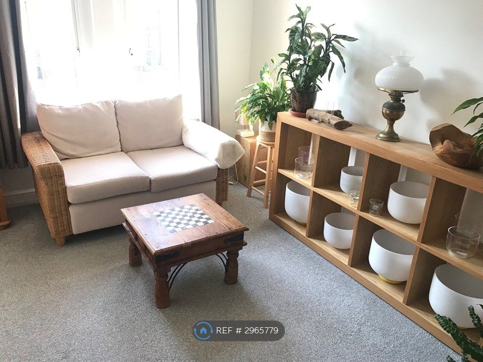 Property photo 1 of 11 Lounge