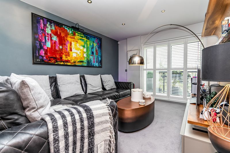 Property photo 2 of 24 .