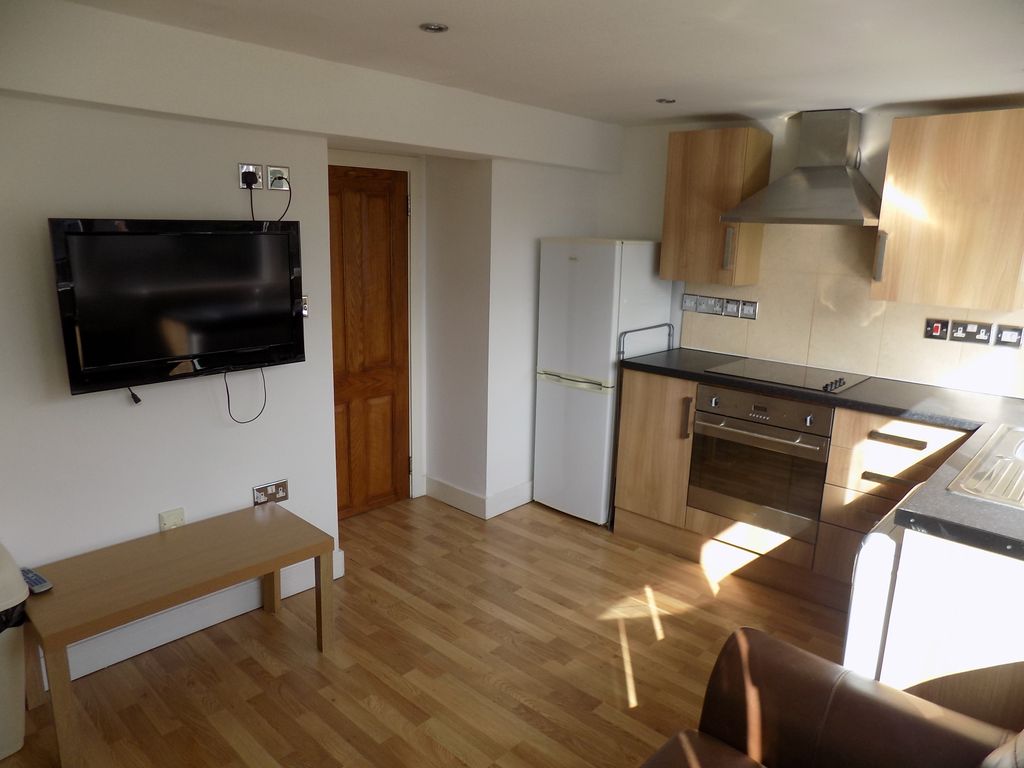 Property photo 3 of 8