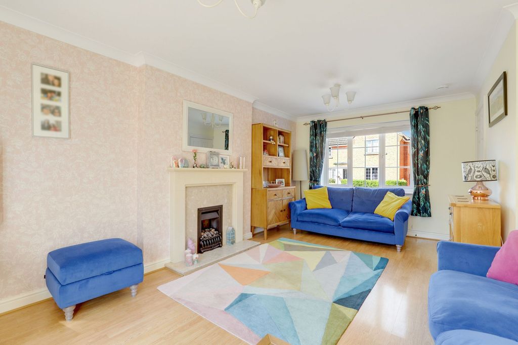 Property photo 3 of 25