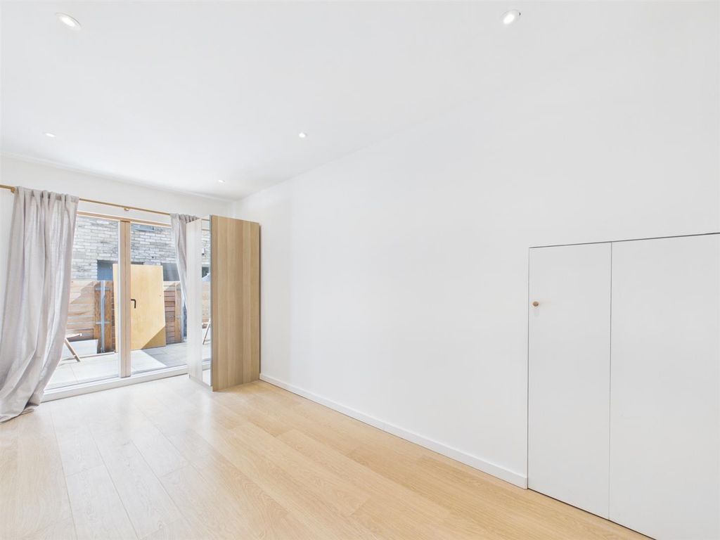 Property photo 3 of 7 Fd64Ea0E868049Aea8cc9d1Ad300Fc72_100_Cam04237G0-Pr