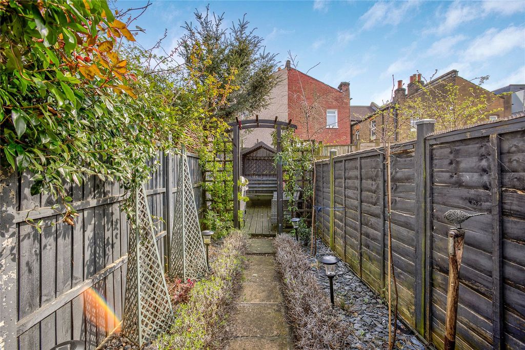 Property photo 2 of 12 Picture No. 25