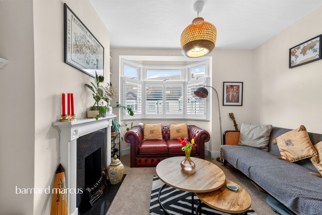 Property photo 2 of 12