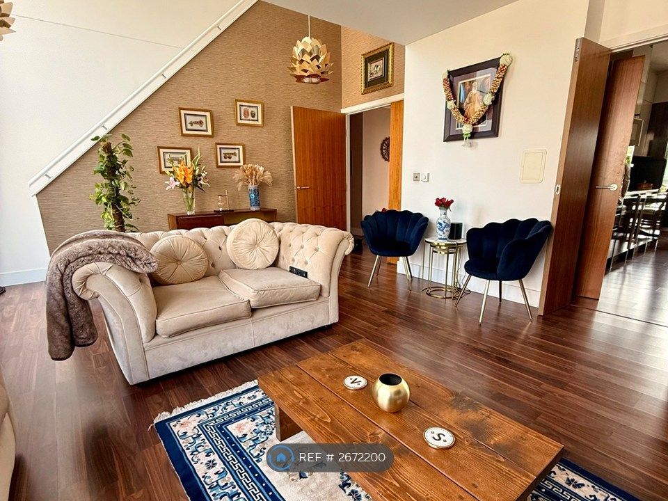 Property photo 2 of 24 Living Room