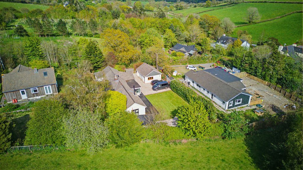 Property photo 1 of 33