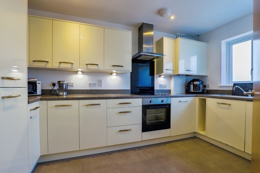 Property photo 3 of 14 Pbox-Img.Jpg