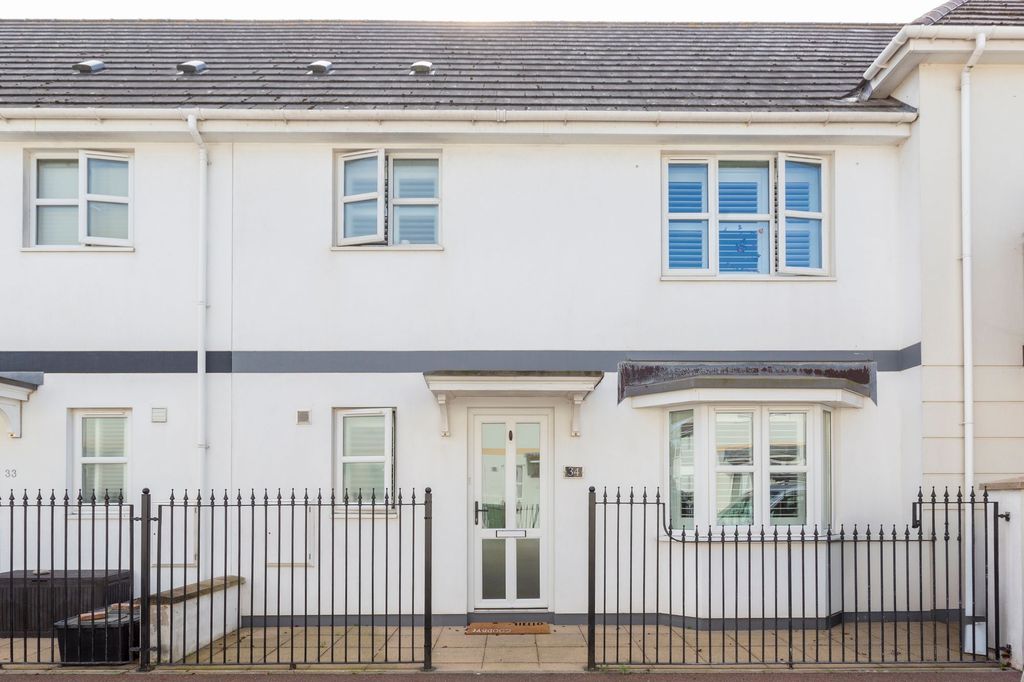 Property photo 2 of 31