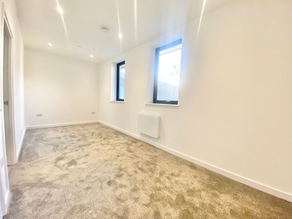 Property photo 3 of 6 Bedroom 1