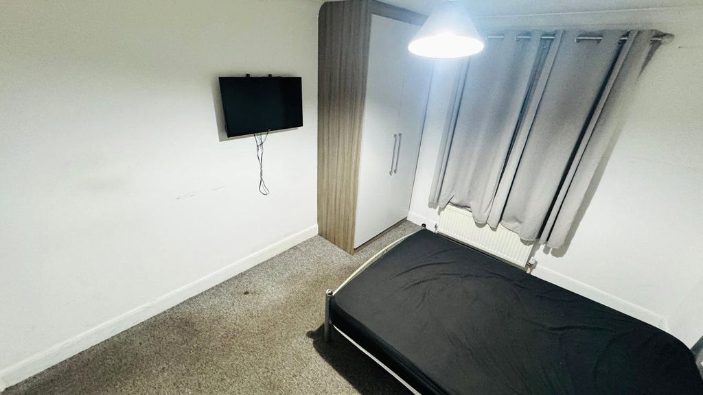 Property photo 3 of 10 Picture No. 11