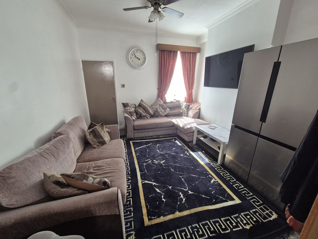 Property photo 2 of 30 59 Lounge