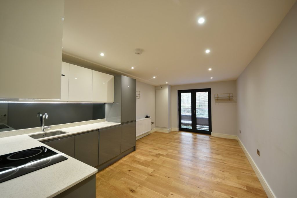 Property photo 1 of 10 Kitchen/Living Room