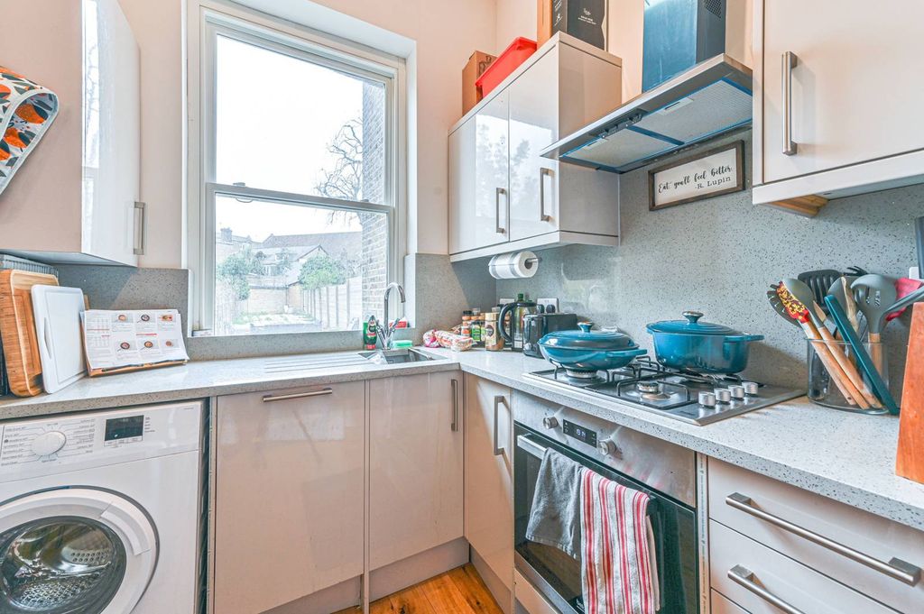 Property photo 2 of 6