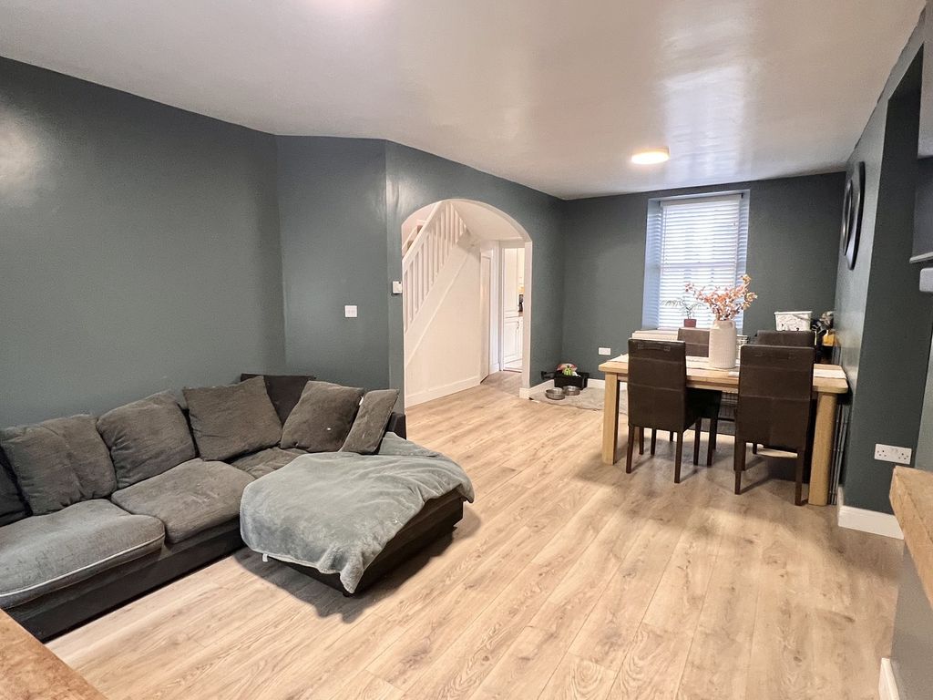 Property photo 2 of 11 Not Specified