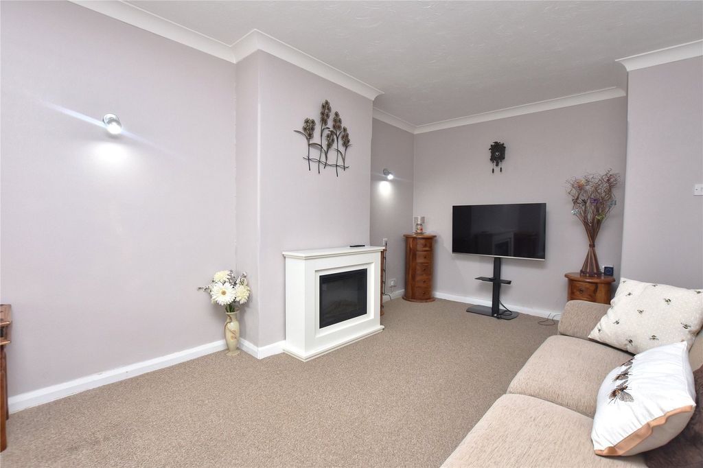 Property photo 2 of 14 Living Room