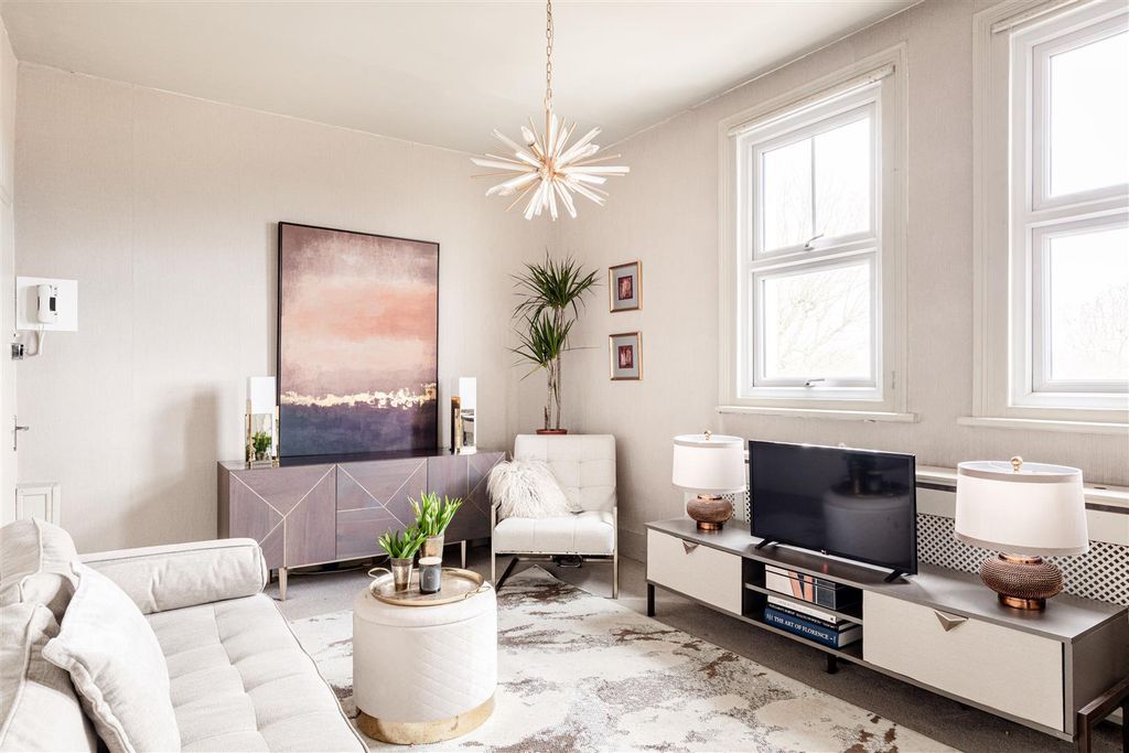 Property photo 2 of 8 Burlington Court-1.Jpg