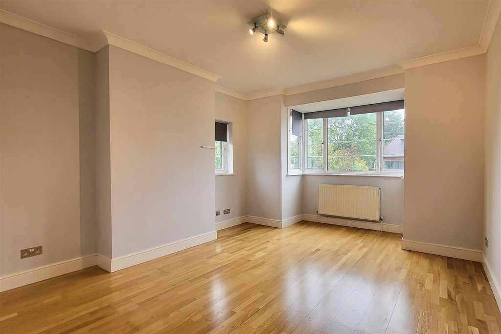 Property photo 2 of 8 Reception Room