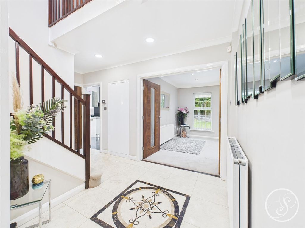 Property photo 2 of 30 Hallway