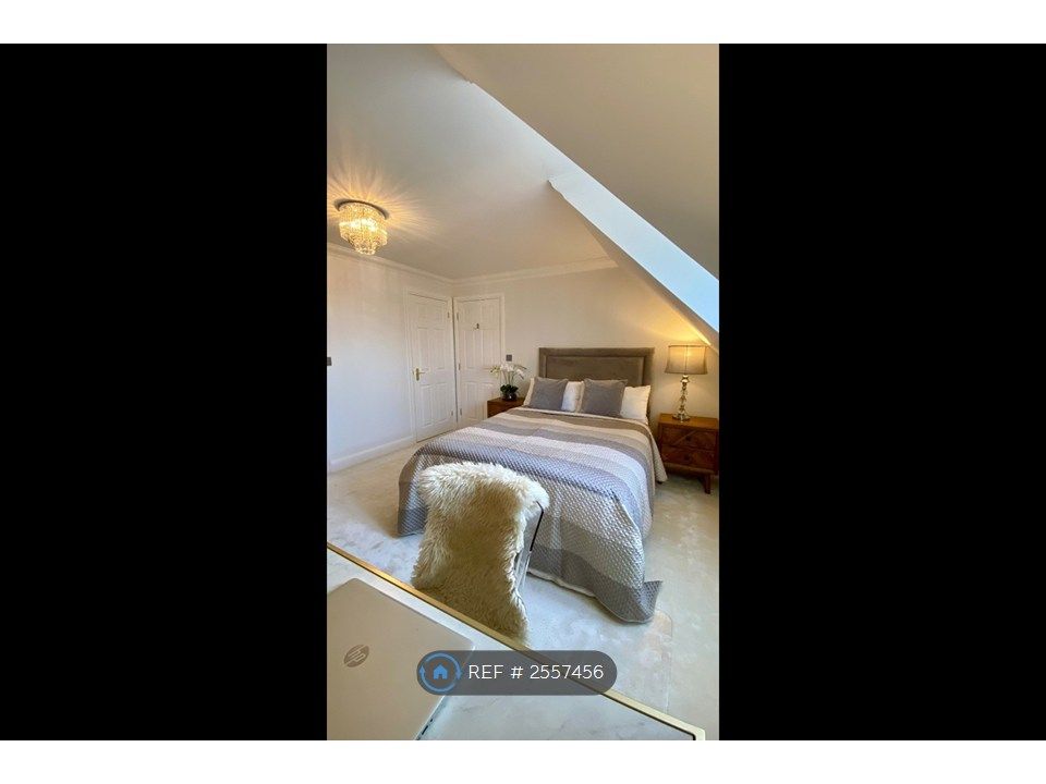 Property photo 1 of 22 En-Suite