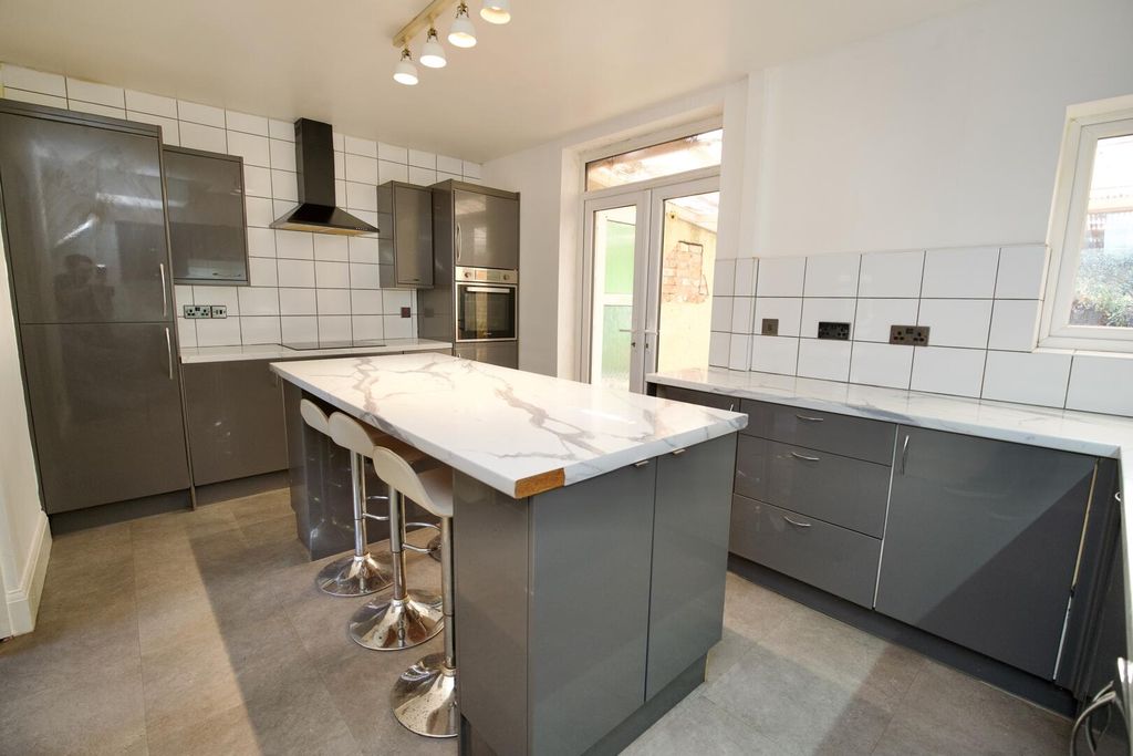 Property photo 2 of 13 Kitchen