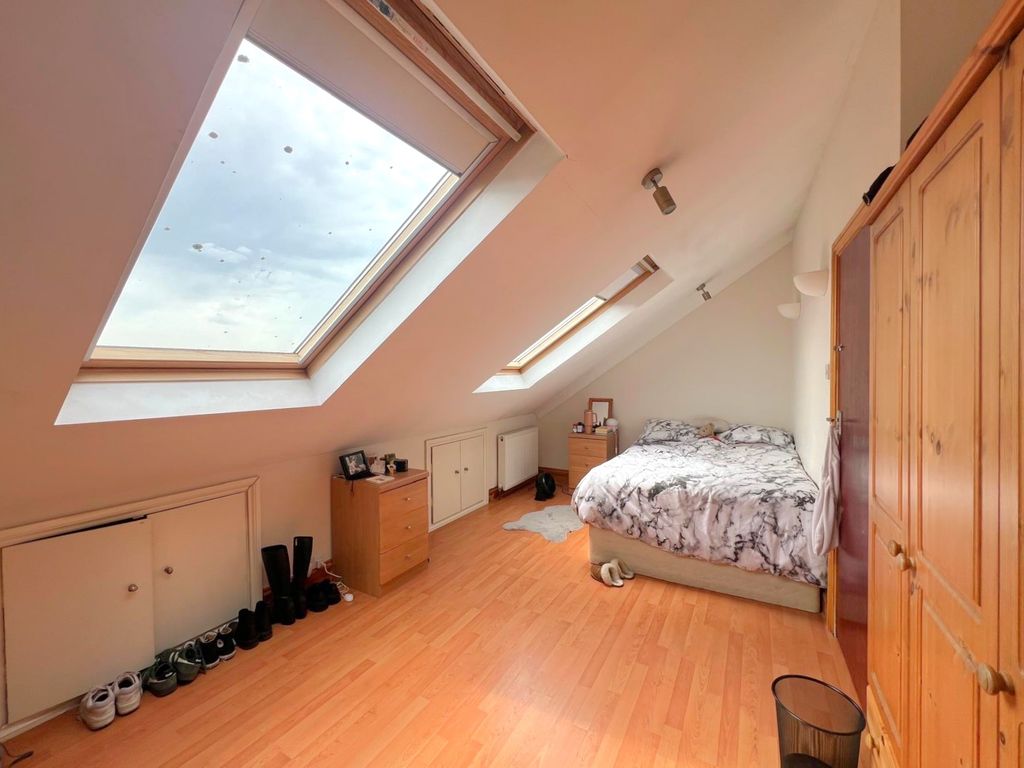Property photo 2 of 5 B6d5cd01-4A0F-4Ab9-8dcc-F24F88B2A083.Jpg