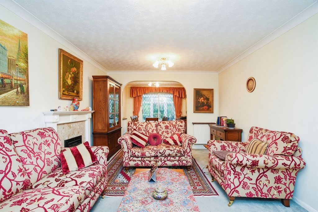 Property photo 2 of 18