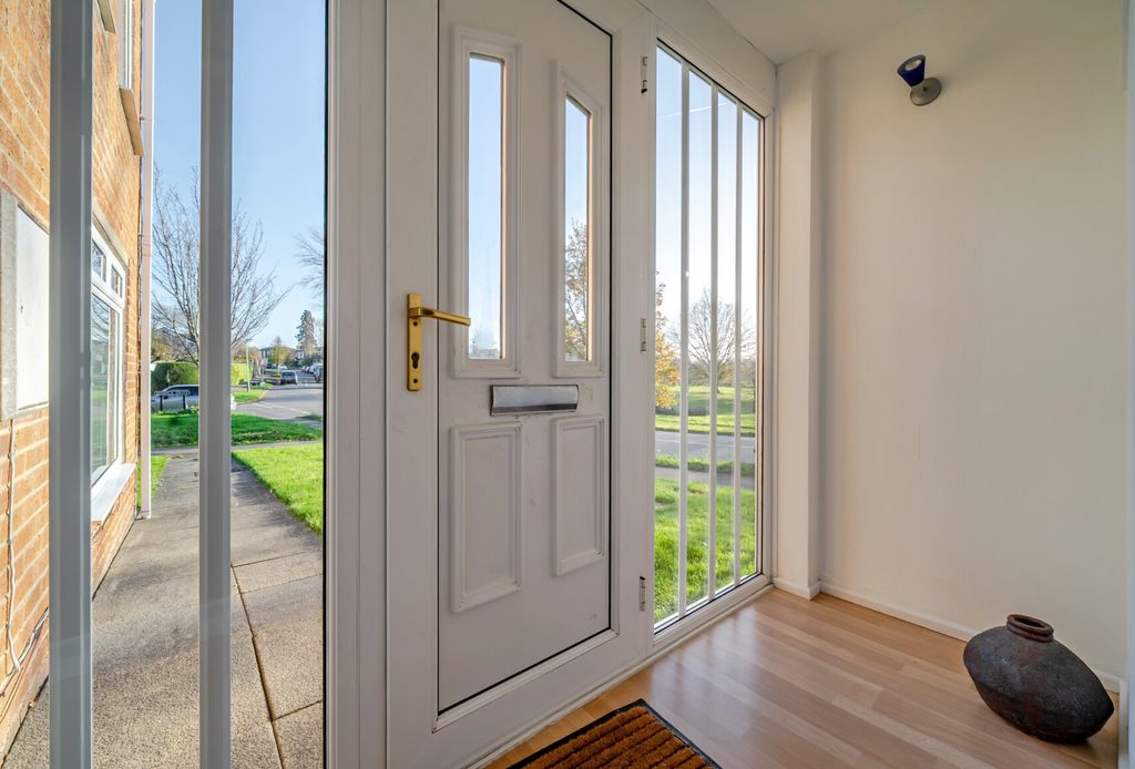 Property photo 2 of 11 1378844-1-691B30E...