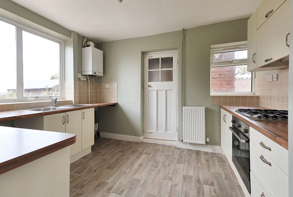 Property photo 2 of 18 Img_2683-2.Jpg