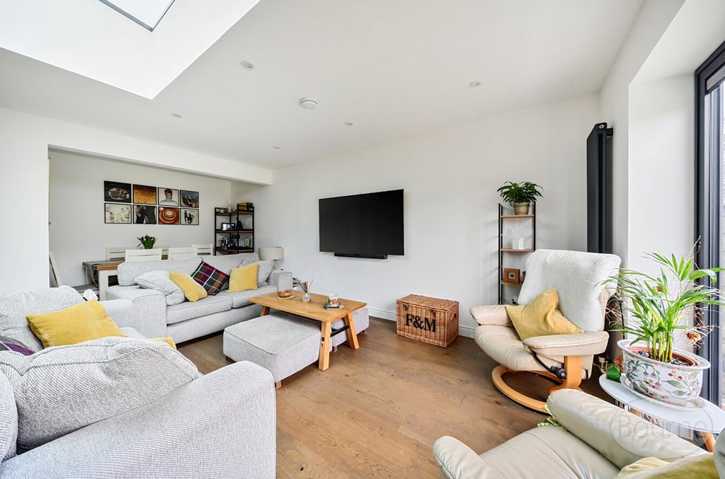 Property photo 2 of 23 F834Ebb5-7651-4c6...