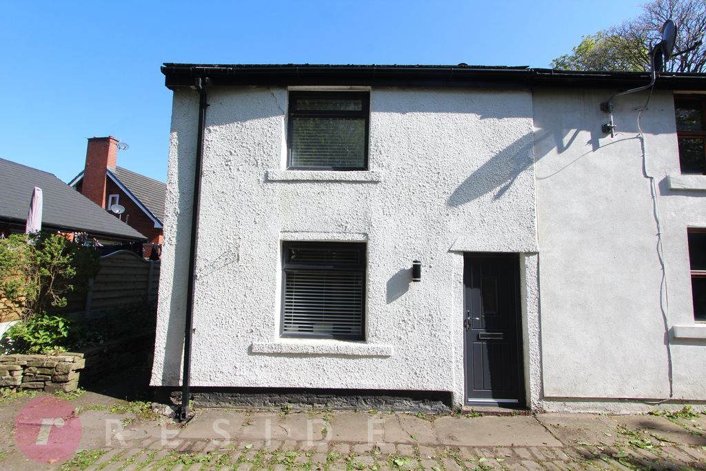 Property photo 1 of 15 House